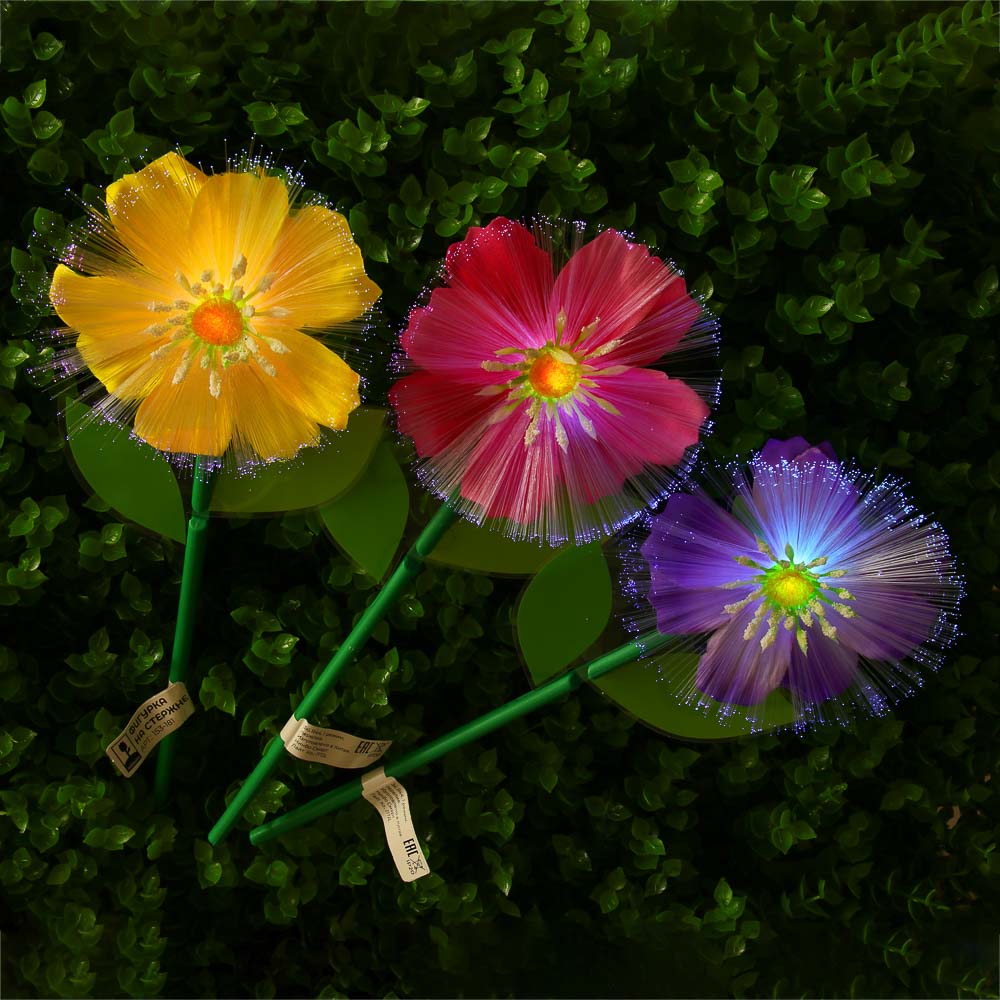 INBLOOM Фигурка на стержне Космея, 1LED, 1 реж., 11х28х3см, PS, PMMA, PVC, PP, 3xLR44, арт.№ 153-181