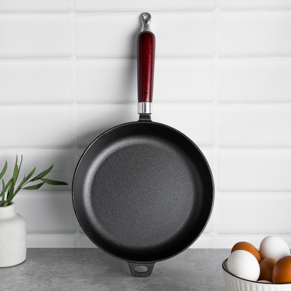 VETTA Сковорода чугун, d26х5,5см, деревянная ручка, индукция, арт.№ 808-007