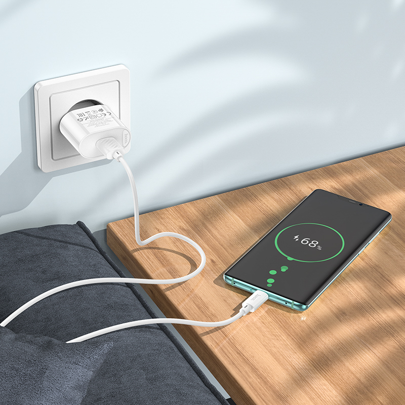 Сетевое зарядное устройство hoco. модель C109A, USB-A QC 20W, цвет: белый, арт.№ 916-280