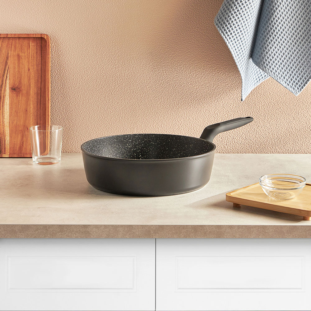 SATOSHI Стоун Сковорода литая глубокая d28см, антипригарное покрытие Мрамор, индукция, арт.№ 846-445