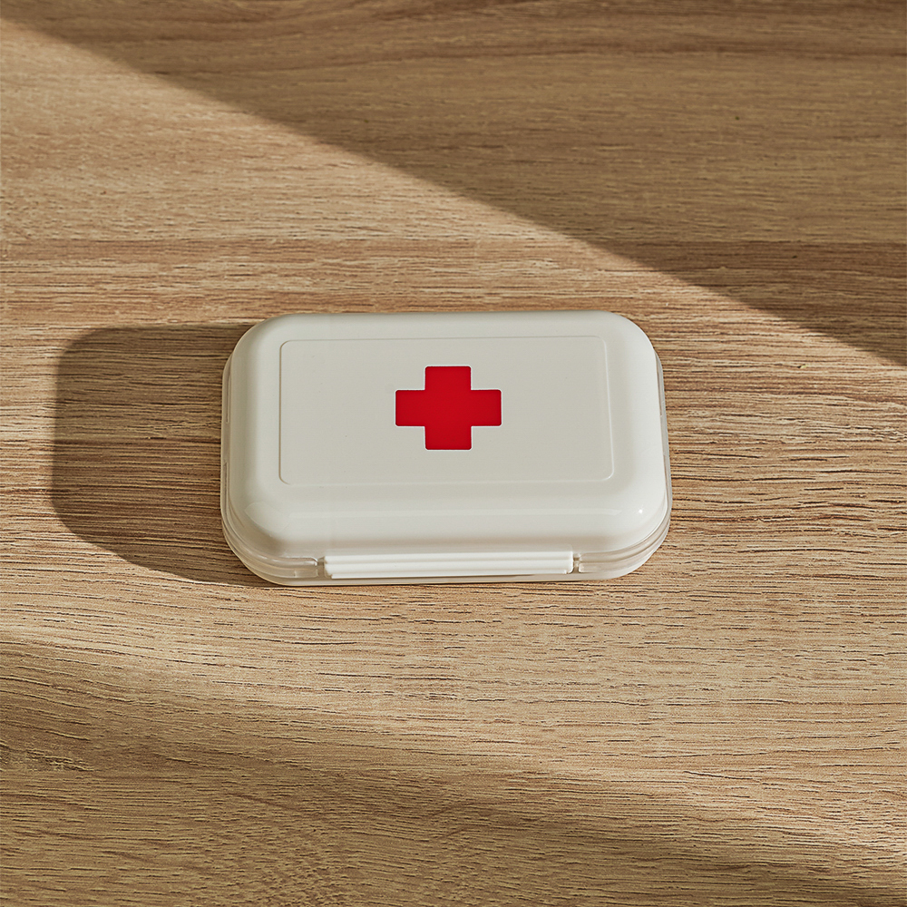 Универсальный бокс тм VETTA, дорожный, 8 отдел., пластик, 10х6х3,5см, арт.№ 406-003