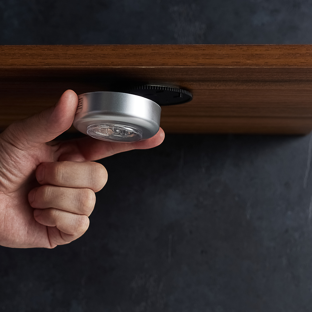 Светильник точечный нажимной BY, 6,5см, 3xААА, 4 LED, пластик, арт.№ 417-072