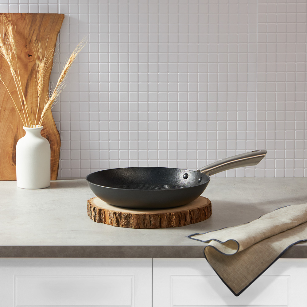 SATOSHI Сковорода чугун, 26см, антипригарное покрытие, рельефная поверхность дна, арт.№ 808-014