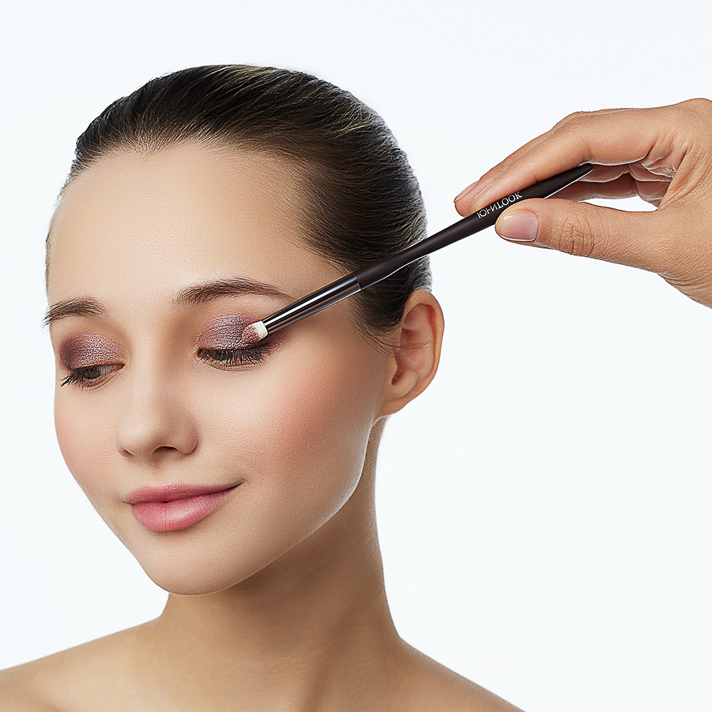 ЮНИLOOK Кисть для нанесения и растушевки теней, натуральный ворс, дерево, металл 15,7см, арт.№ 357-276