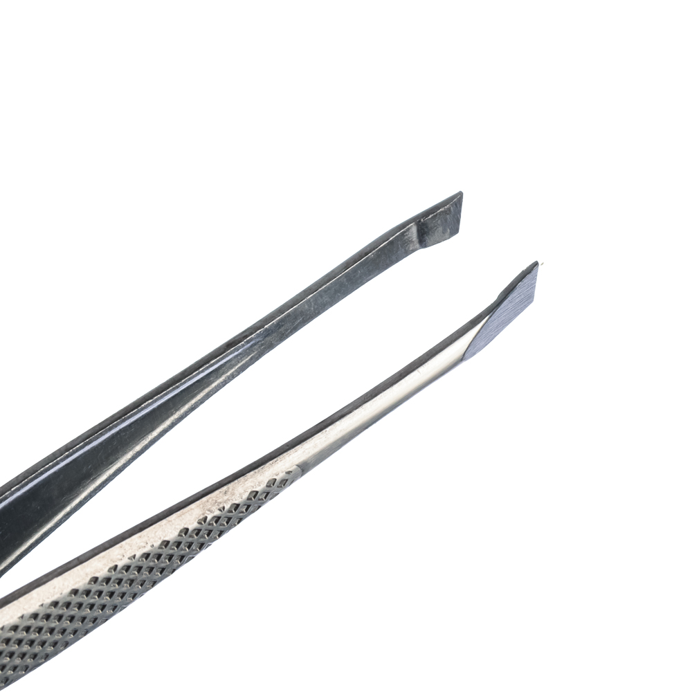 Пинцет для бровей скошенный тм ЮНИLOOK, хром, металл, 8,7см, арт.№ 357-024