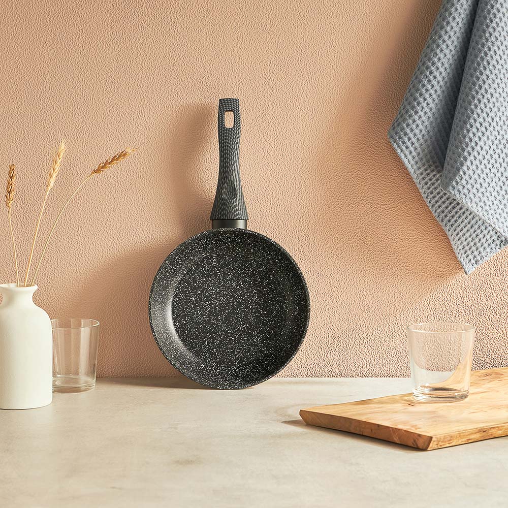 SATOSHI Карбон Сковорода литая d20см, антипригарное покрытие Мрамор, индукция, арт.№ 846-451