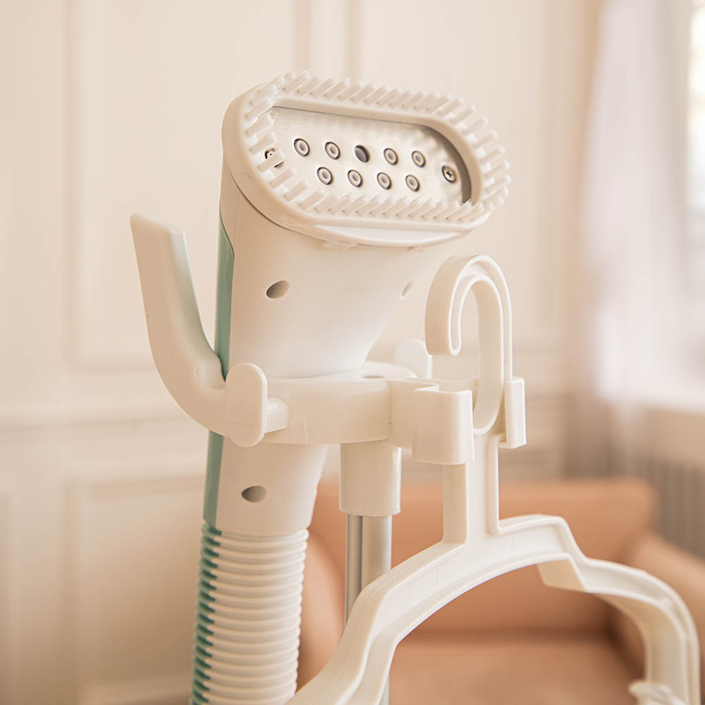 LEBEN Отпариватель напольный 2000 Вт, резервуар 1600мл, арт.№ 249-019