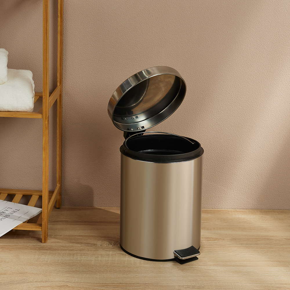 VETTA Ведро с педалью для ванной комнаты, 5л, хром, нерж.сталь, арт.№ 555-009