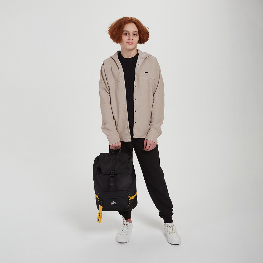 Рюкзак универсальный  37х28х16см, 1 отд.на завязке, клапан на пласт.застежке, 1 карм., нейлон, черн, арт.№ 555-025