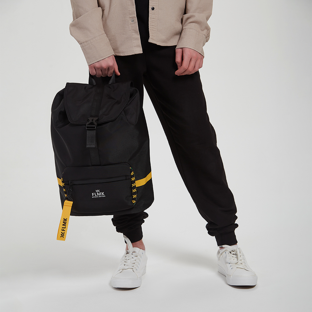 Рюкзак универсальный  37х28х16см, 1 отд.на завязке, клапан на пласт.застежке, 1 карм., нейлон, черн, арт.№ 555-025