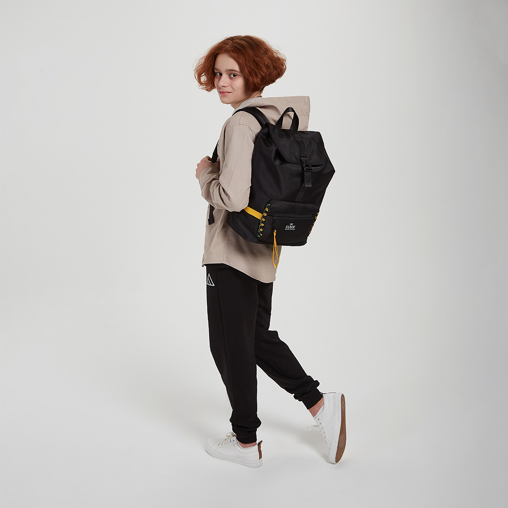 Рюкзак универсальный  37х28х16см, 1 отд.на завязке, клапан на пласт.застежке, 1 карм., нейлон, черн, арт.№ 555-025