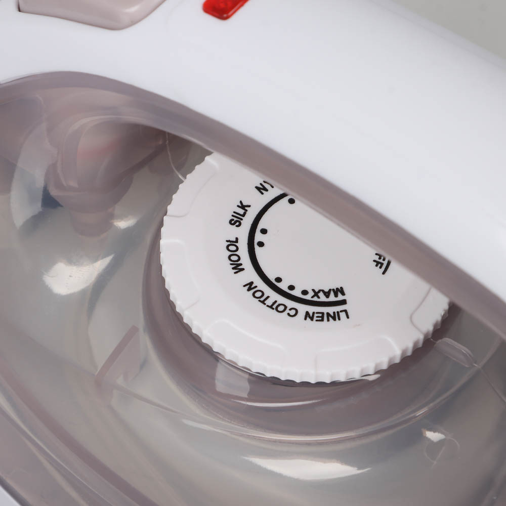 LEBEN Утюг с отпаривателем 1600 Вт, подошва - тефлон, бежевый, арт.№ 249-025