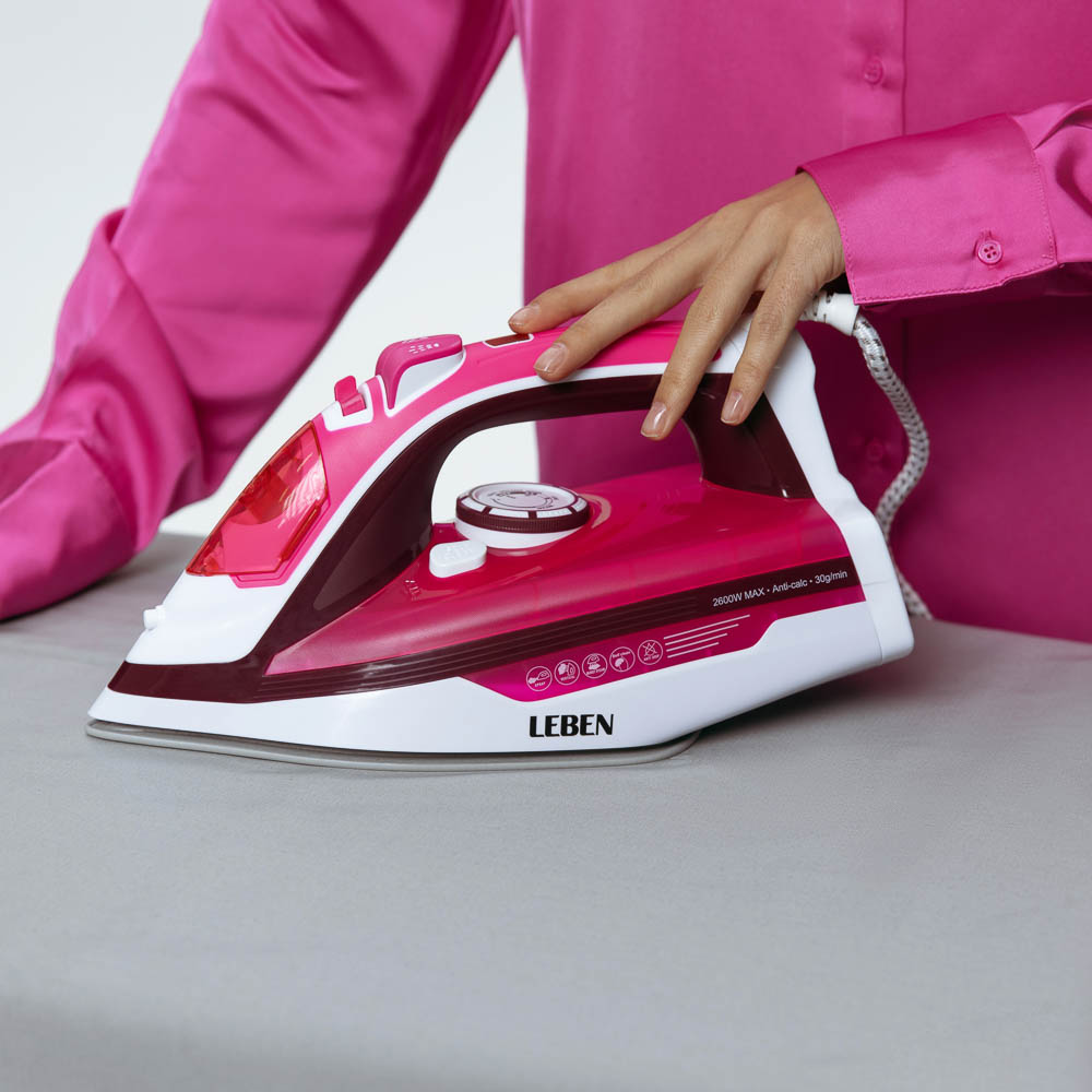 LEBEN Утюг с отпаривателем 2600 Вт, подошва - керамическое покрытие, арт.№ 249-014