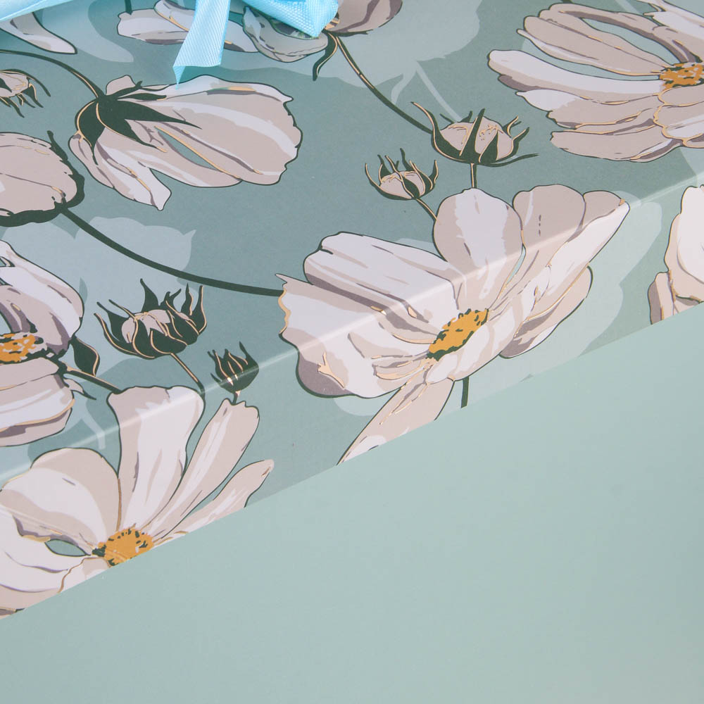 Коробка подарочная складная с лентой, бумага с фольгированным слоем, 30х30х30см, 3 цвета, арт К1, арт.№ 207-222