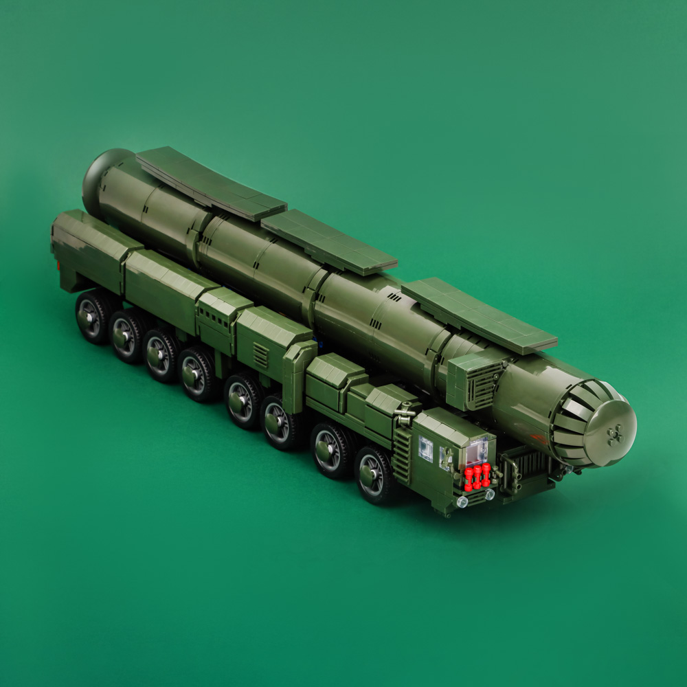 ИГРОЛЕНД Машина-конструктор на РУ "Ярс", 1440 дет., ЗУ и АКБ в компл., АБС, 4ААА, 40х35х13 см, арт.№ 293-104