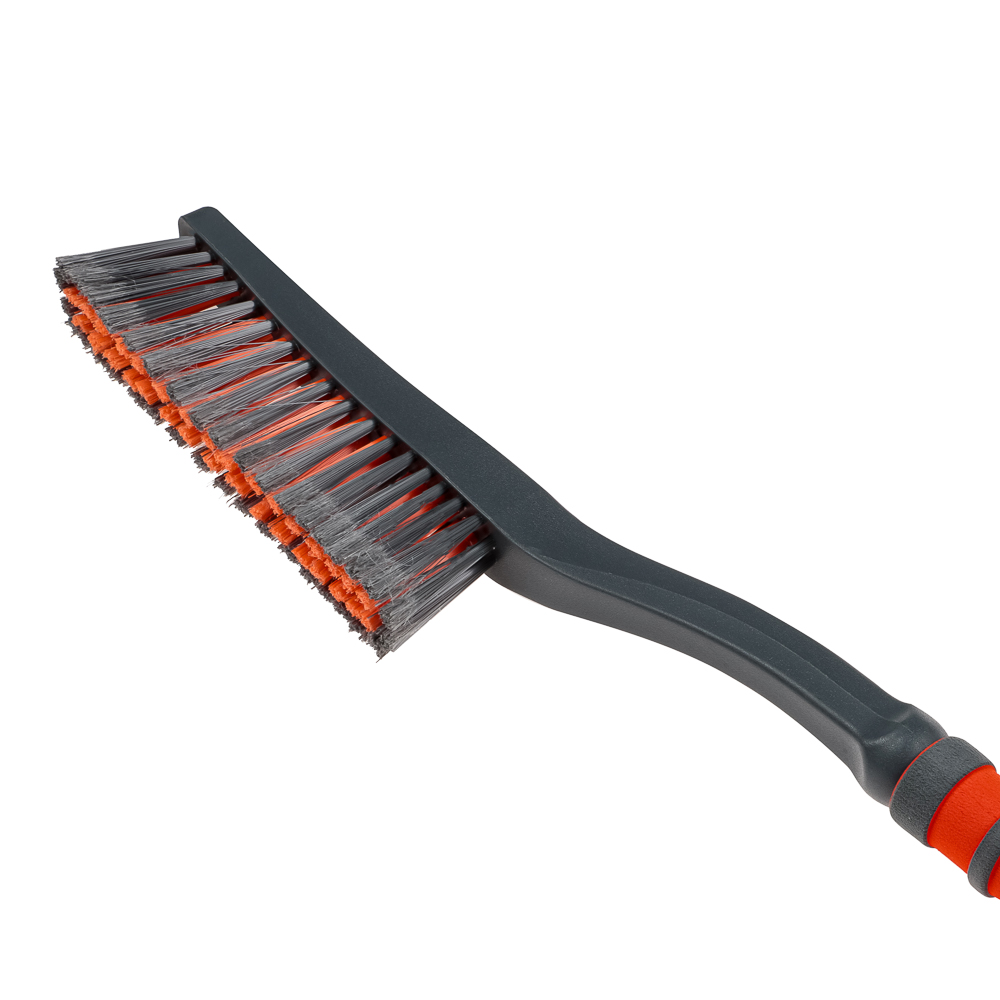 ЕРМАК Щетка для уборки снега с распушенной щетиной+скребок, 62см, арт.№ 775-122