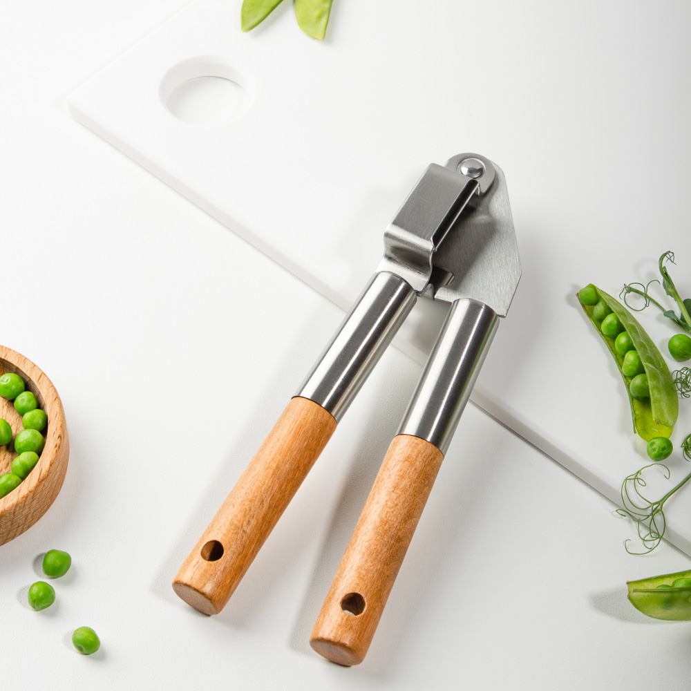 SATOSHI ЭКО Чеснокодавка, 19.7х5см, нерж.сталь, бук, арт.№ 882-394